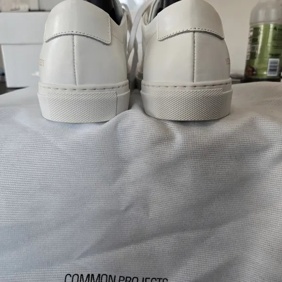 Flawless Pair Of White Commons Projects Achilles Low Sz 8 New w Box, Bag, Laces