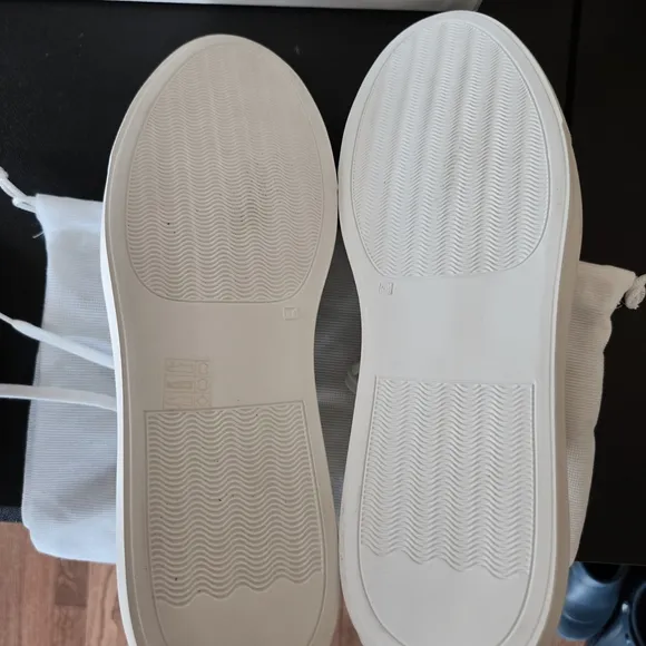 Flawless Pair Of White Commons Projects Achilles Low Sz 8 New w Box, Bag, Laces