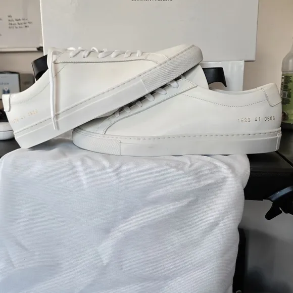 Flawless Pair Of White Commons Projects Achilles Low Sz 8 New w Box, Bag, Laces