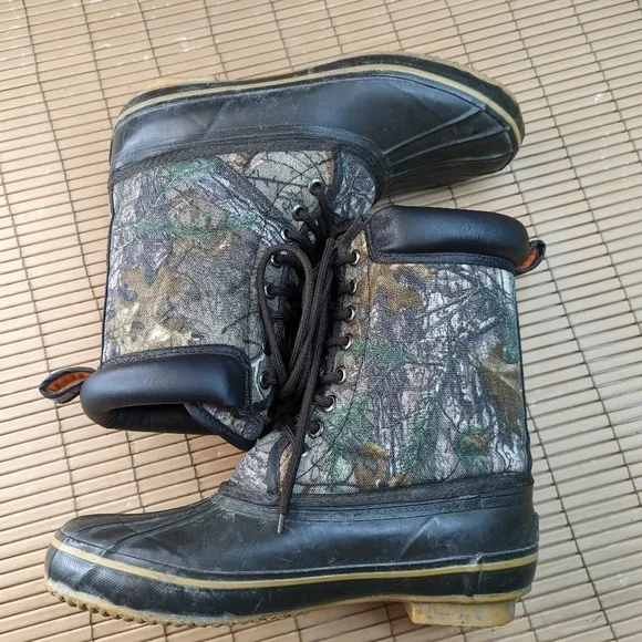 Game Winner men's duck boot. Camouflage. Waterproof. Thermolite Insulation. Wint