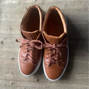 Greats Brooklyn Royale Mens 9 Tan Leather Sneakers Boots Shoes Italy