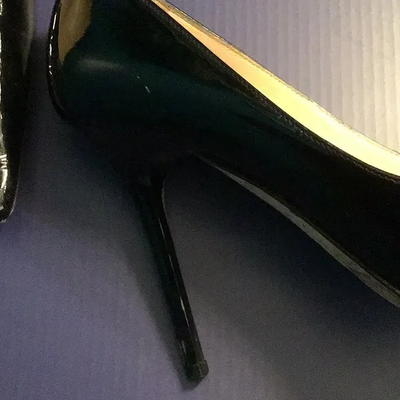 GUC Jimmy Choo size 6 heals. See pictures