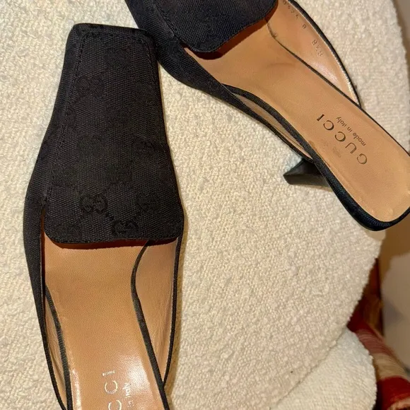 Gucci Women's Black Mules size 8.5 Canvas