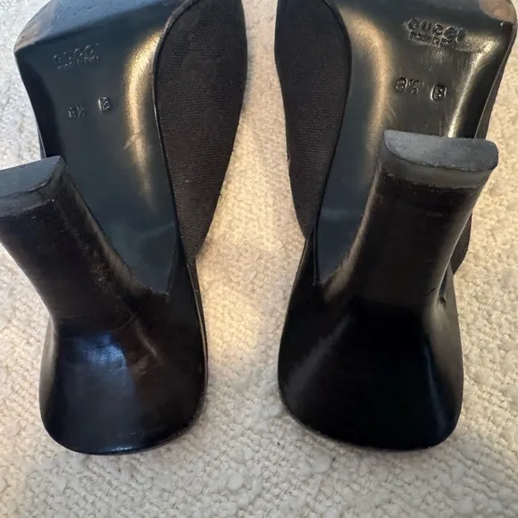 Gucci Women's Black Mules size 8.5 Canvas
