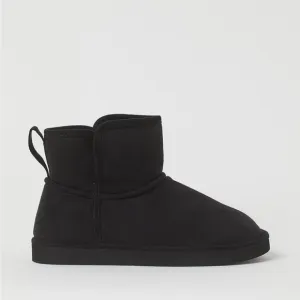 H&amp;M WARM-LINED BOOTS BRAND NEW