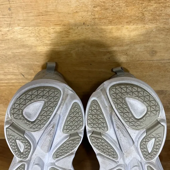 Hoka One One Bondi 8 REFLECTIVE Womens Size 8 (B) Running Shoes Sneakers Gray