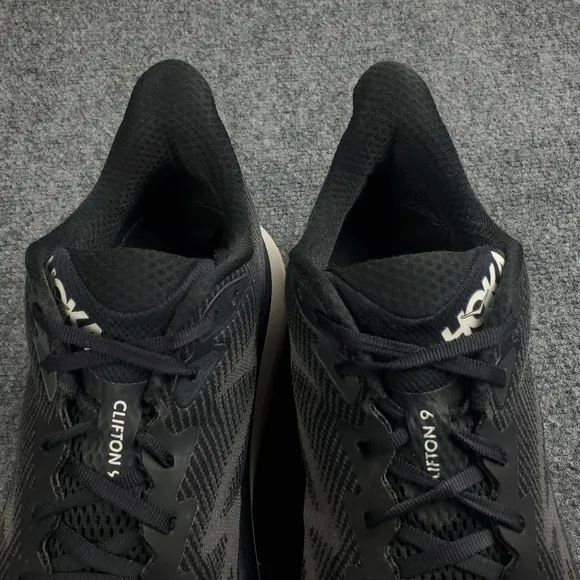Hoka One One Clifton 9 Mens 10.5 2E Wide Running Shoes Athletic Sneakers Black