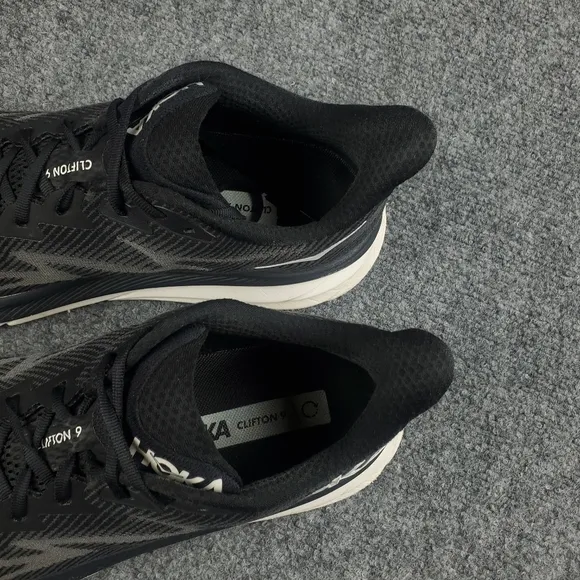 Hoka One One Clifton 9 Mens 10.5 2E Wide Running Shoes Athletic Sneakers Black