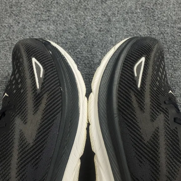 Hoka One One Clifton 9 Mens 10.5 2E Wide Running Shoes Athletic Sneakers Black