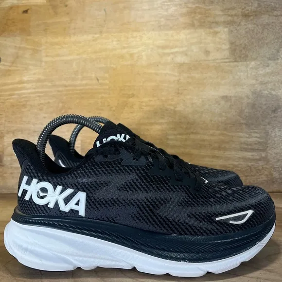 Hoka One One Clifton 9 REFLECTIVE Womens Size 7 (B) Running Shoes Sneakers Black