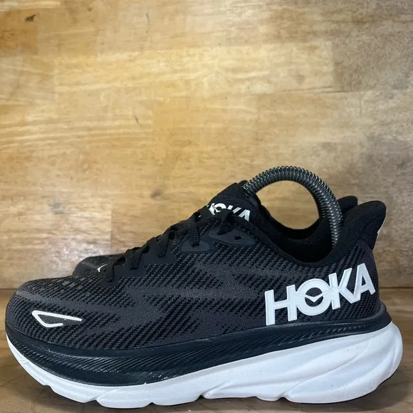 Hoka One One Clifton 9 REFLECTIVE Womens Size 7 (B) Running Shoes Sneakers Black