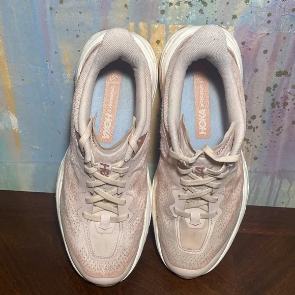 HOKA One One Women's SpeedGoat 5 Cream/Sandstone Trainers Running Shoes 8B