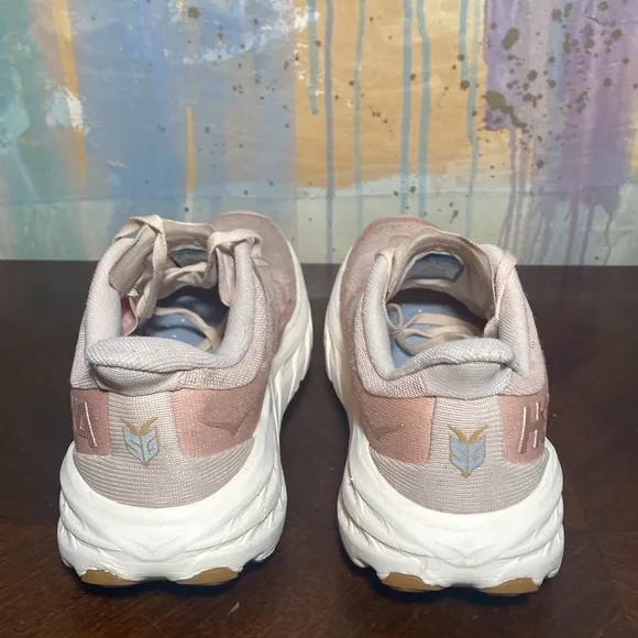 HOKA One One Women's SpeedGoat 5 Cream/Sandstone Trainers Running Shoes 8B