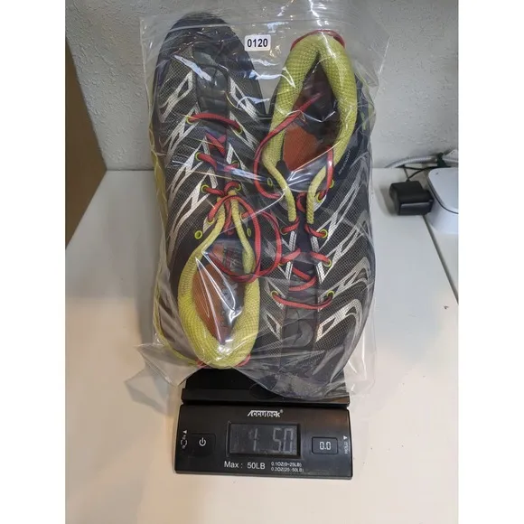 Hoka Speedgoat Trail Running Shoes Vibram Outsole Lightweight Mens Size 10