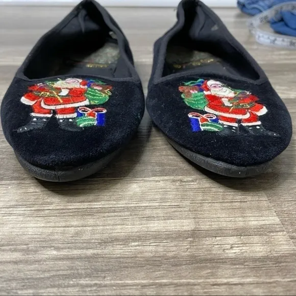 Holiday Edition Embroidered Santa / Holiday Flats size 8