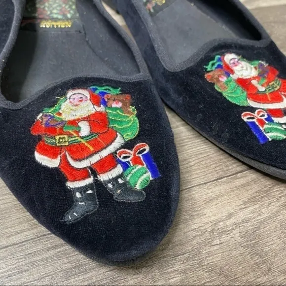 Holiday Edition Embroidered Santa / Holiday Flats size 8