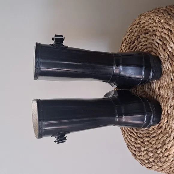 Hunter Unisex Original Black Gloss Mid Calf Rain Wellie Boots Size W8/M7/EU39