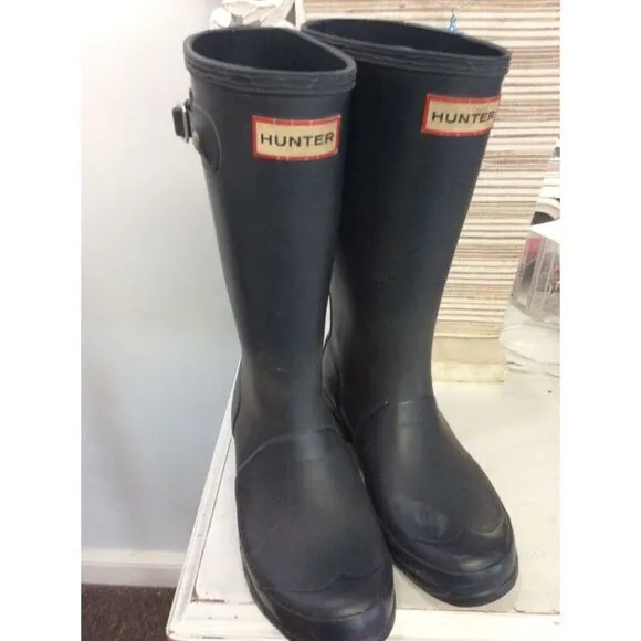 Hunter rain boots size 2 GUC