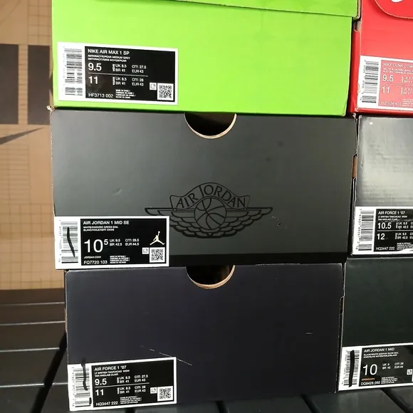 Hype Beast Sneaker Box! Nike Jordan! Get one pair-all retail $125  Read Desc. NA