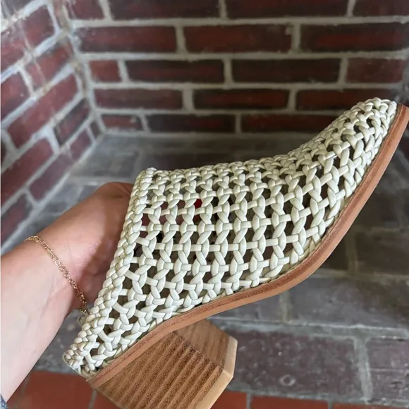 Intentionally Blank - Women's Cream Woven Mules, size 7