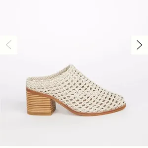 Intentionally Blank - Women's Cream Woven Mules, size 7