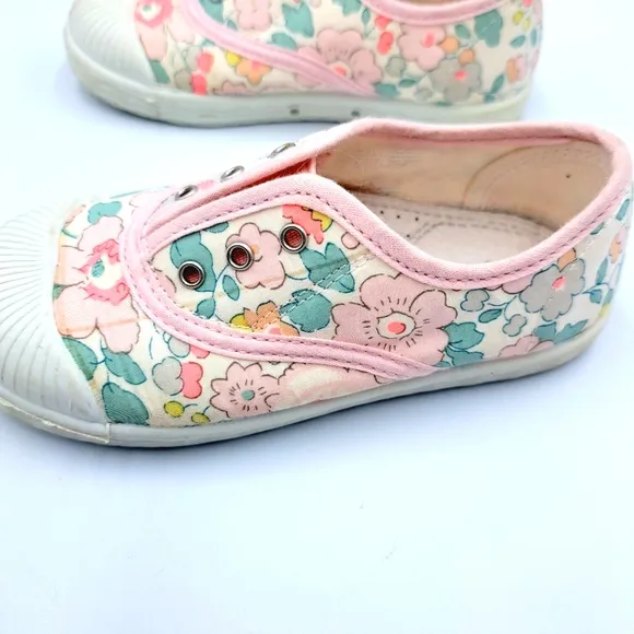 Jacadi Paris Baby girl Floral Print fabric canvas shoes Size 24, US 7.5