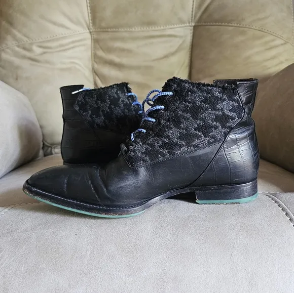 John Fluevog Johnathan Discontinued Black Leather Preppy Fun Shoes Sz 8