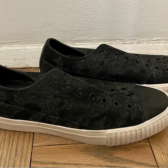 John Varvatos Black Low-Top Sneakers canvas  camo print bootleg size 10