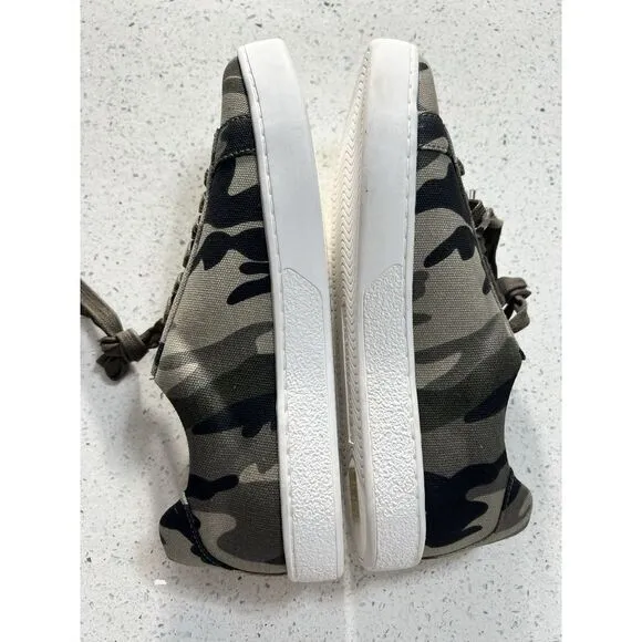 Johnny Was Canvas Embroidered Butterfly Canvas Sneakers Camo Sz 7 🦋NEW! JWS0011