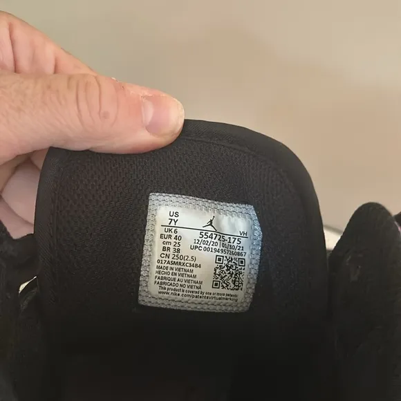 Jordan 1 sneakers 7 Y : Big Kids
