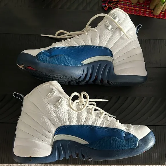 Jordan 12s “French Blue” Used Boys Size 7