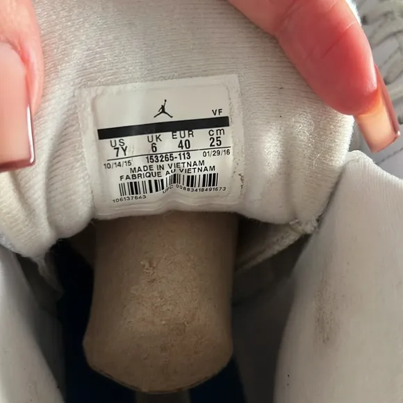 Jordan 12s “French Blue” Used Boys Size 7