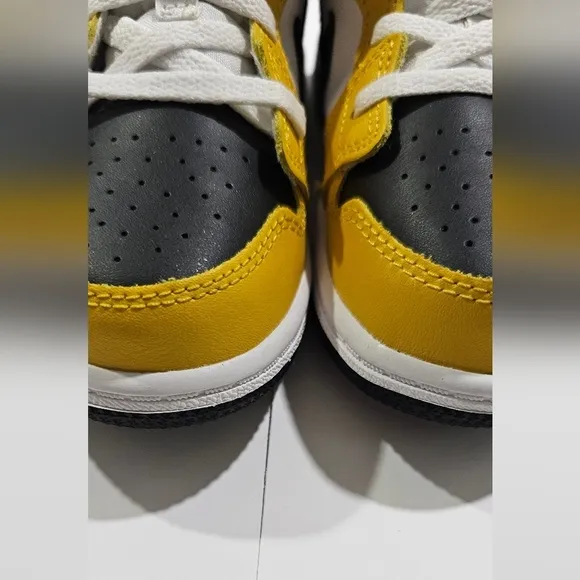 Jordan Toddler Boy Girl Air Jordan 1 Mid Sneakers Size 10 C Shoes AJ1 MID SS