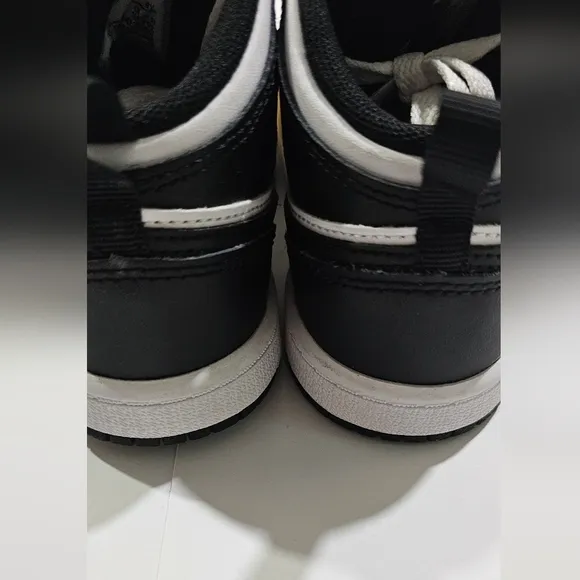 Jordan Toddler Boy Girl Air Jordan 1 Mid Sneakers Size 10 C Shoes AJ1 MID SS
