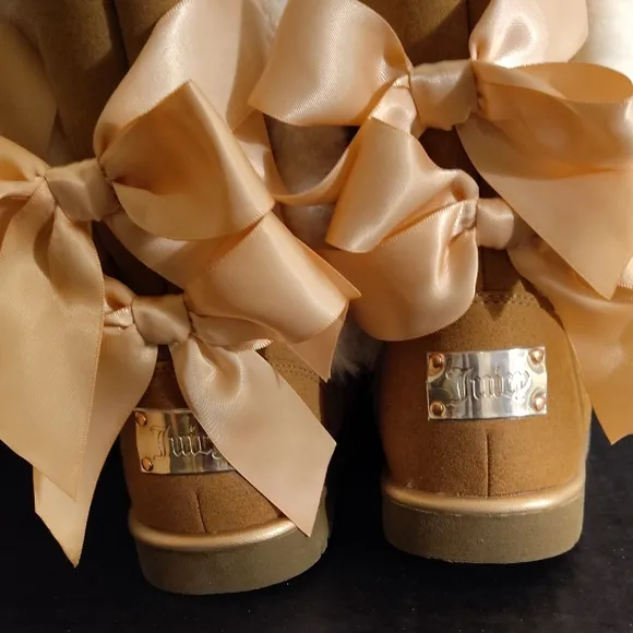 Juicy Couture Kids' Tan Boots with White Fur Trim