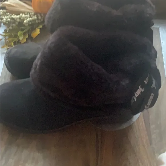 Juicy Couture‎ New furry warm winter ankle boots