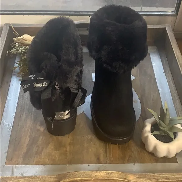 Juicy Couture‎ New furry warm winter ankle boots
