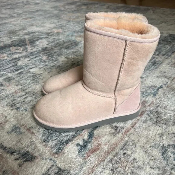 JustSold UGG Boots Baby Pink Classic Short Suede Wool Boho Sz 6 Fits 7 Perfectly