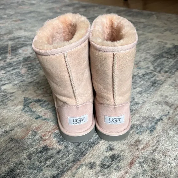 JustSold UGG Boots Baby Pink Classic Short Suede Wool Boho Sz 6 Fits 7 Perfectly