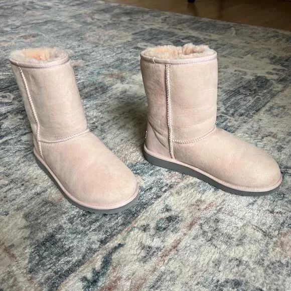 JustSold UGG Boots Baby Pink Classic Short Suede Wool Boho Sz 6 Fits 7 Perfectly
