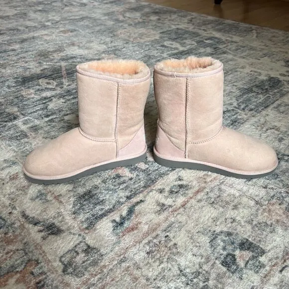 JustSold UGG Boots Baby Pink Classic Short Suede Wool Boho Sz 6 Fits 7 Perfectly