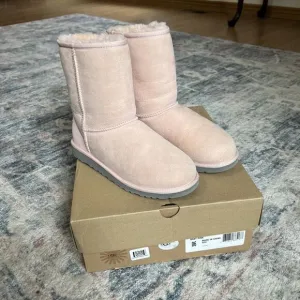 JustSold UGG Boots Baby Pink Classic Short Suede Wool Boho Sz 6 Fits 7 Perfectly