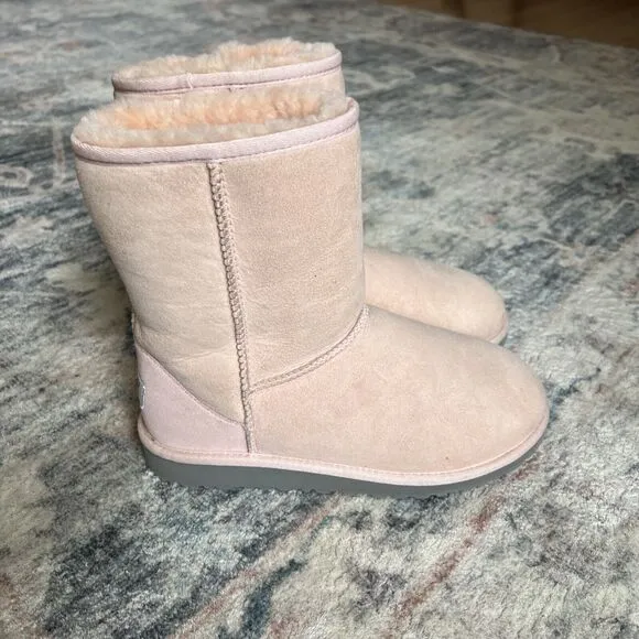 JustSold UGG Boots Baby Pink Classic Short Suede Wool Boho Sz 6 Fits 7 Perfectly