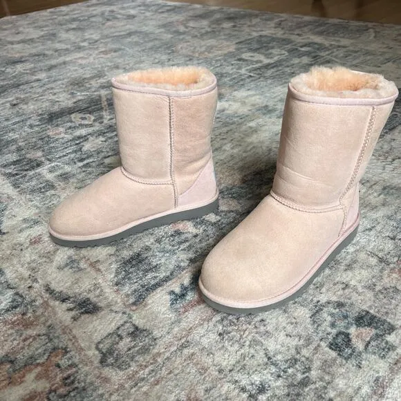 JustSold UGG Boots Baby Pink Classic Short Suede Wool Boho Sz 6 Fits 7 Perfectly