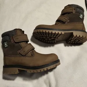 Kamik Tacoda V Waterproof, Insulated to -25F Winter Snow Boots, Size 13 Kids-NEW