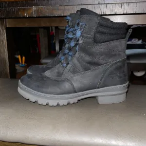 Keen Hightop Waterproof Hiking Boots