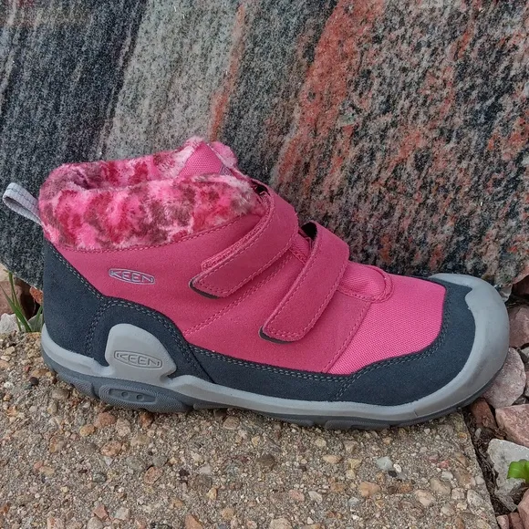 Keen Knotch Double Strap Pink Waterpoof Chukka Boots Booties Youth Sz 6