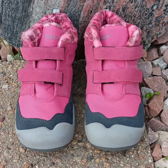 Keen Knotch Double Strap Pink Waterpoof Chukka Boots Booties Youth Sz 6