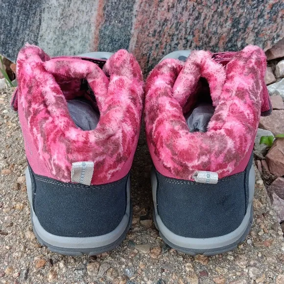 Keen Knotch Double Strap Pink Waterpoof Chukka Boots Booties Youth Sz 6