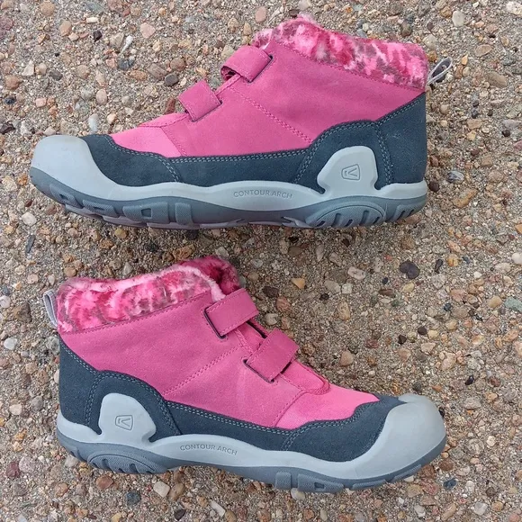 Keen Knotch Double Strap Pink Waterpoof Chukka Boots Booties Youth Sz 6